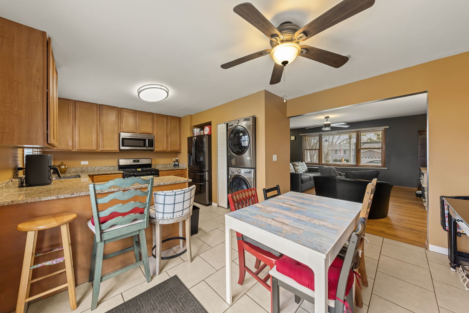 9 Wander Way Lake In The Hills, IL 60156 - Photo 9 of 23 Gallery Image 9