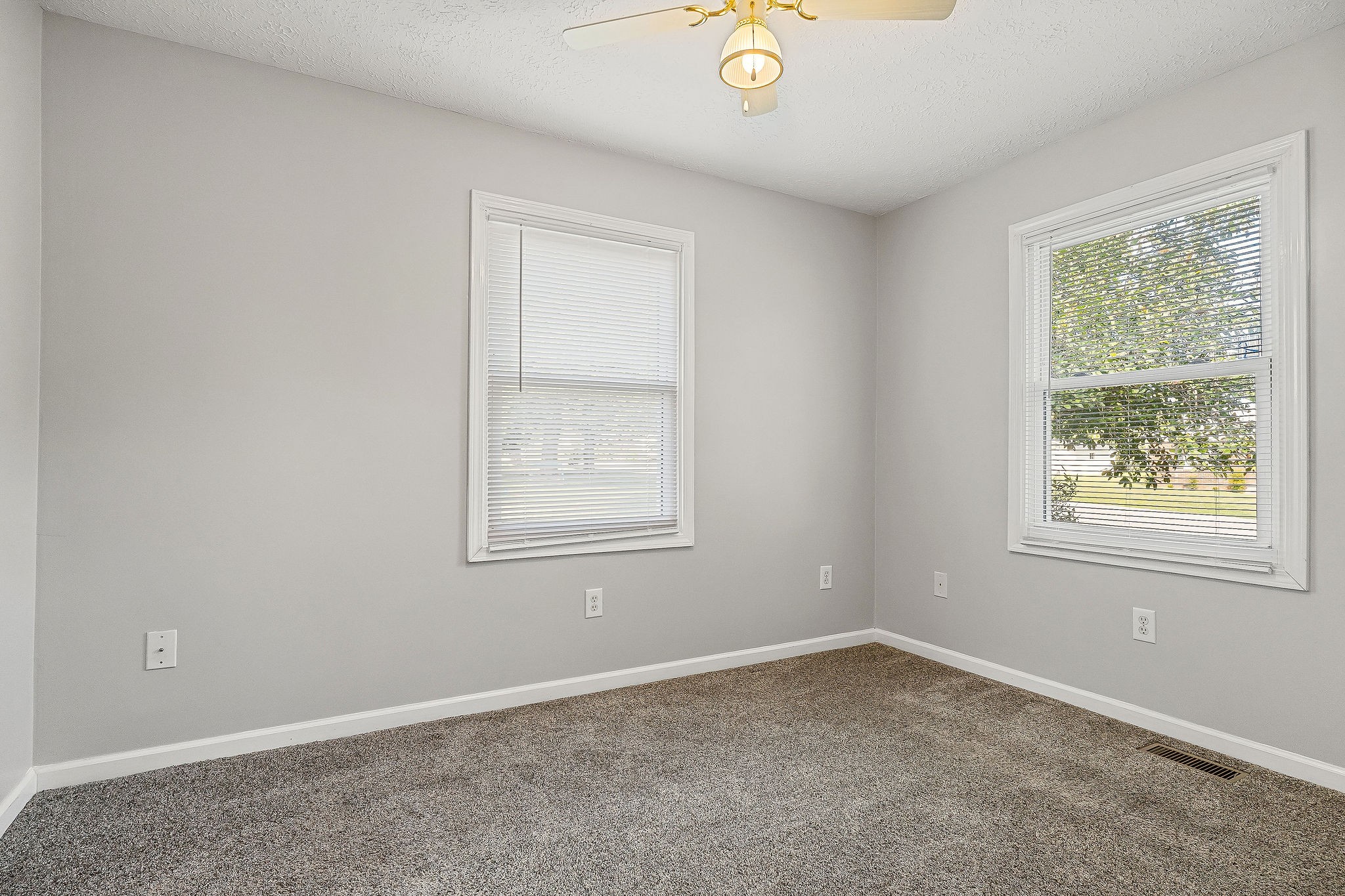 609 Dry Creek Road Smithville, TN 37166 - Photo 14 of 20 an empty room with windows