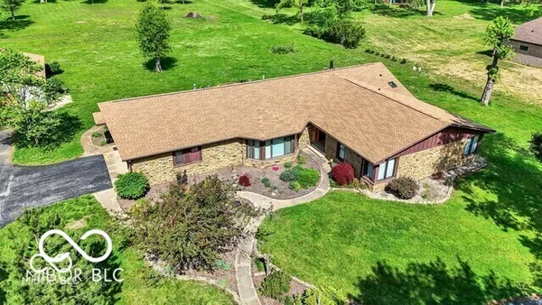 $575,000 | 5272 Graham Road, Whiteland, IN 46184