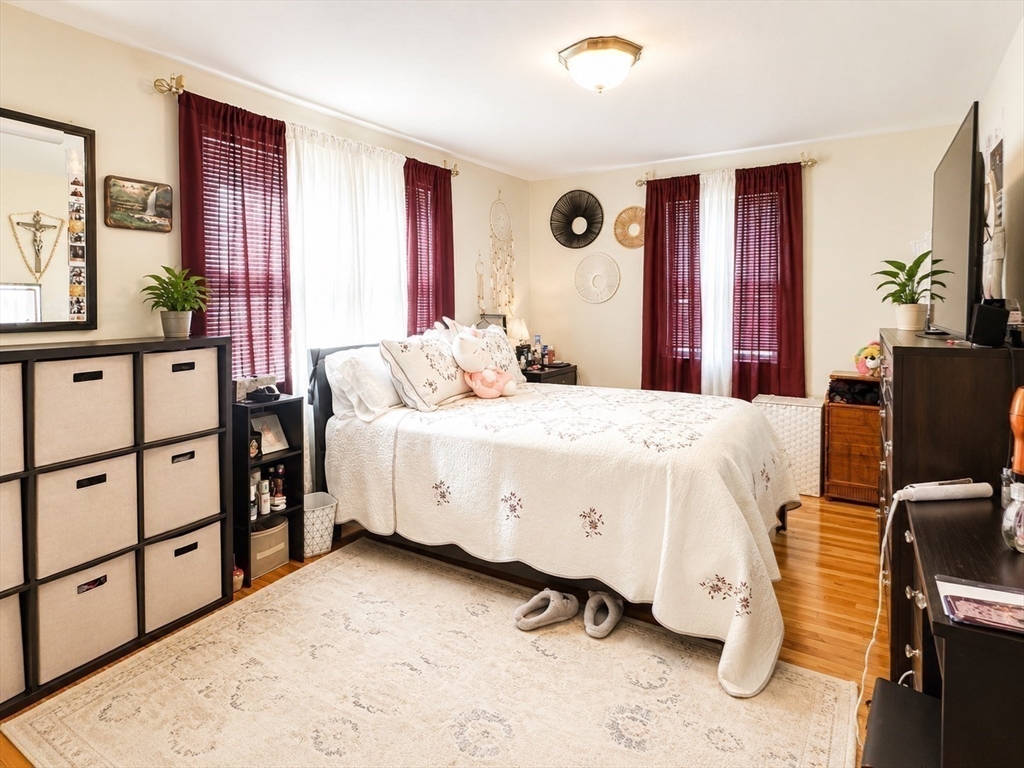 18 Pierce Street Malden, MA 02148 - Photo 7 of 36