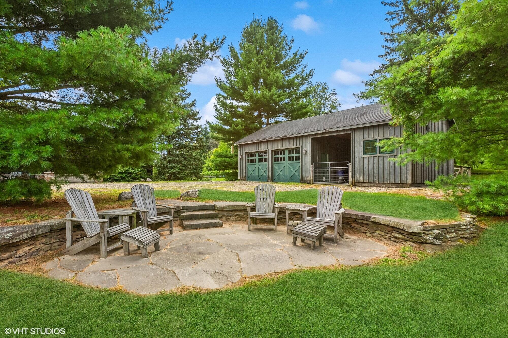 12801 Hills Road Buchanan, MI 49107 - Photo 11 of 46 003_12801HillsRoad_2005_MRED_2000x1333