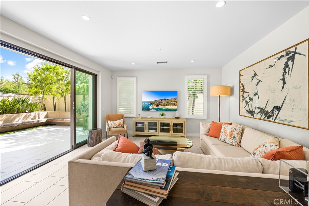 164 Villa Ridge Irvine, CA 92602 - Photo 15 of 49