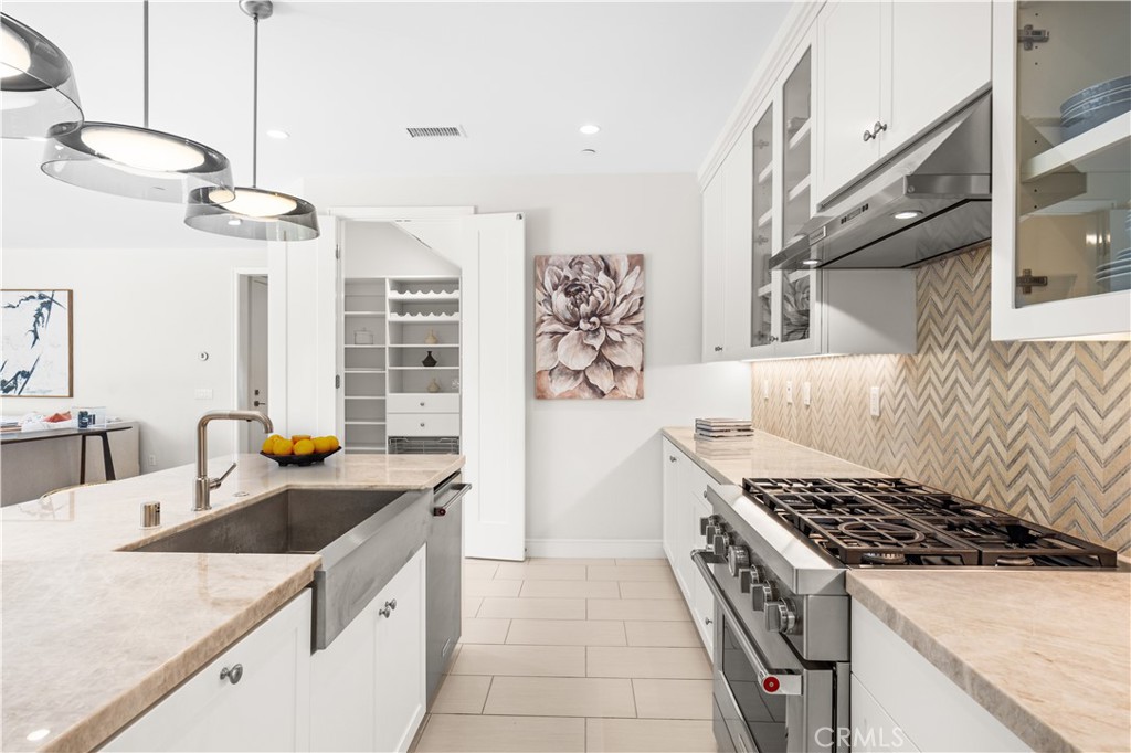 164 Villa Ridge Irvine, CA 92602 - Photo 19 of 49