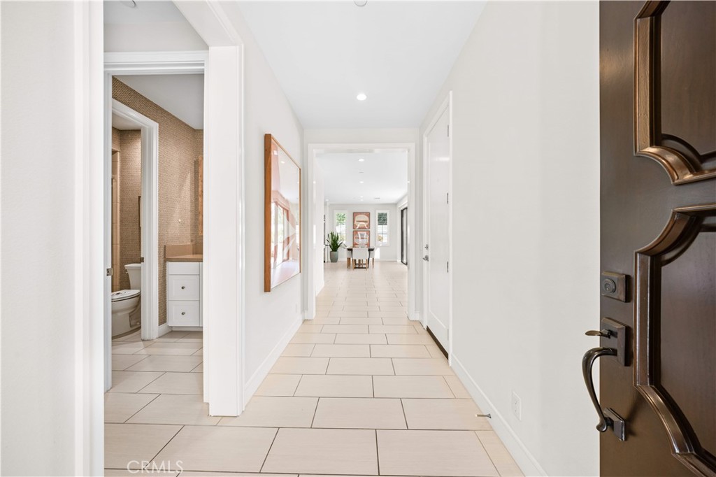 164 Villa Ridge Irvine, CA 92602 - Photo 4 of 49