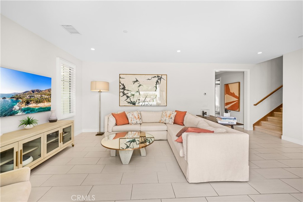 164 Villa Ridge Irvine, CA 92602 - Photo 8 of 49