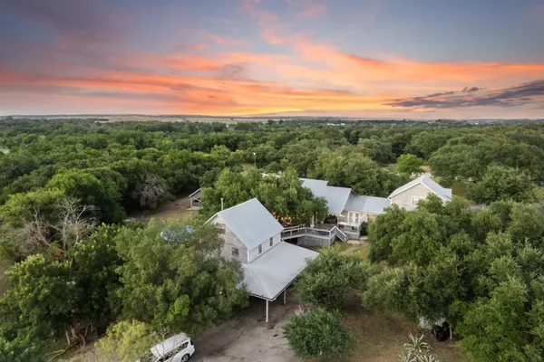 $2,800 | 680 County Road 130, Georgetown, TX 78626