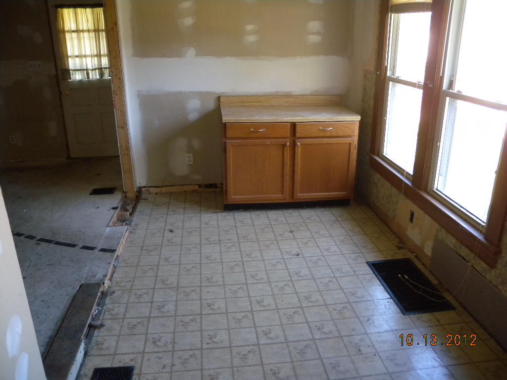 1126 Ray Road Southeast Roanoke, VA 24014 - Photo 4 of 17 028