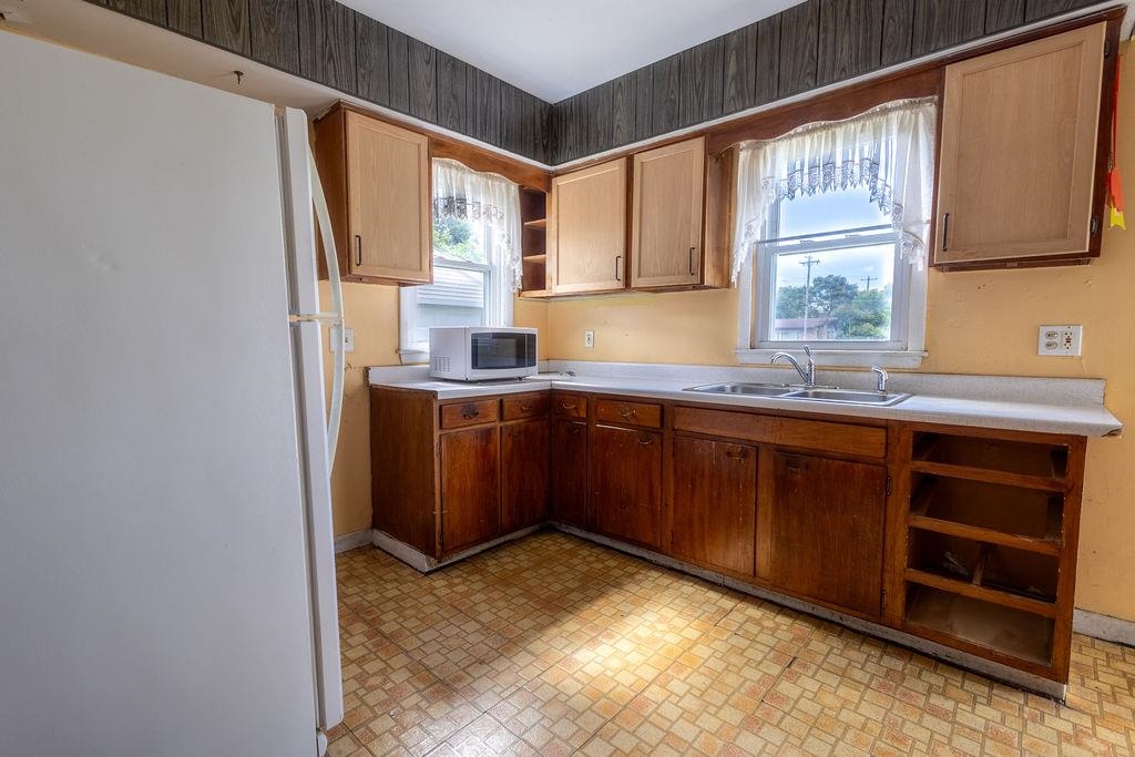2017 South Nelson Beloit, WI 53511 - Photo 8 of 19