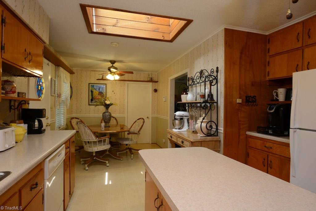 3201 Dillon Road Jamestown, NC 27282 - Photo 14 of 30 Gallery Image 14