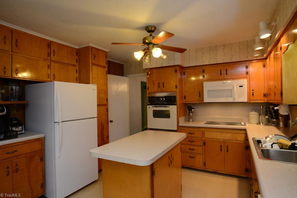 3201 Dillon Road Jamestown, NC 27282 - Photo 17 of 30 Gallery Image 17