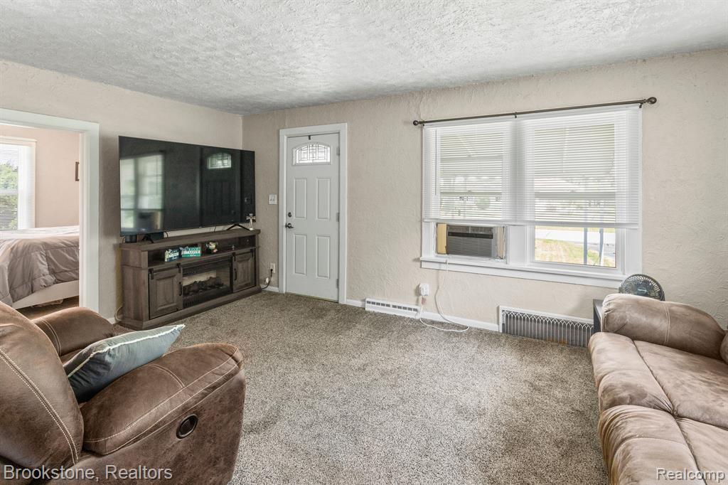 6235 Dallas Road Monroe, MI 48161 - Photo 3 of 26