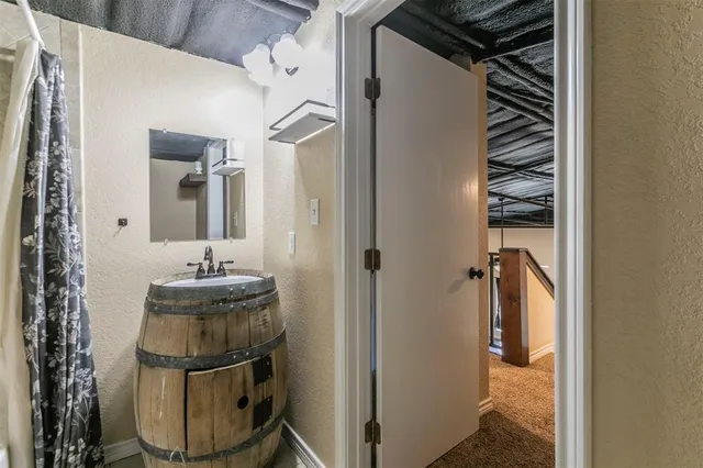 $400,000 | 32471 Highway 108, Mingus, TX 76463