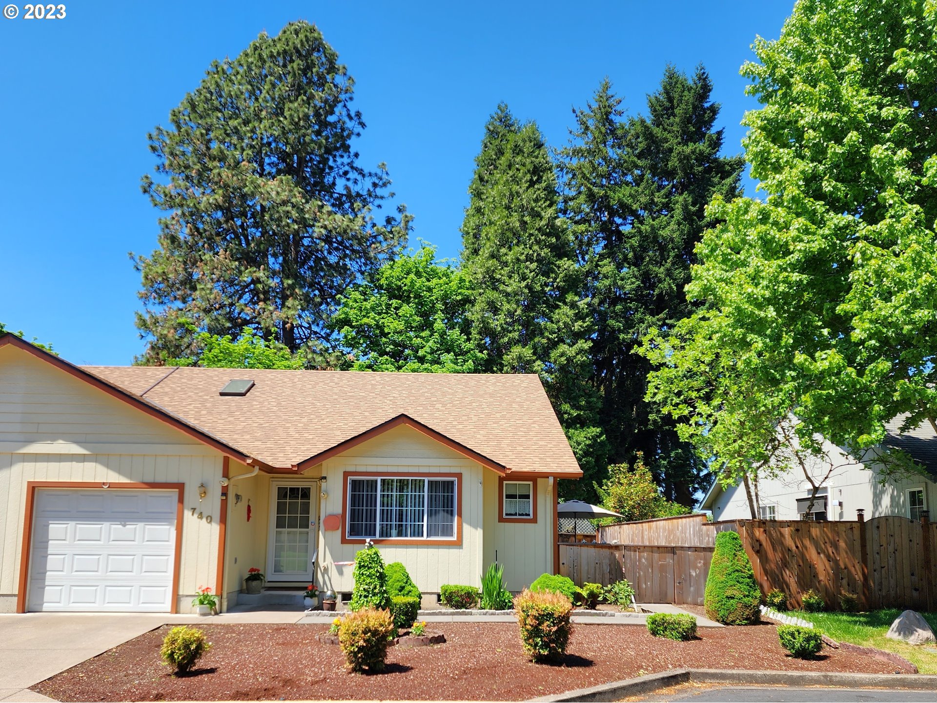 740 Red Cedar Court Eugene, OR 97402 - Photo 1 of 27