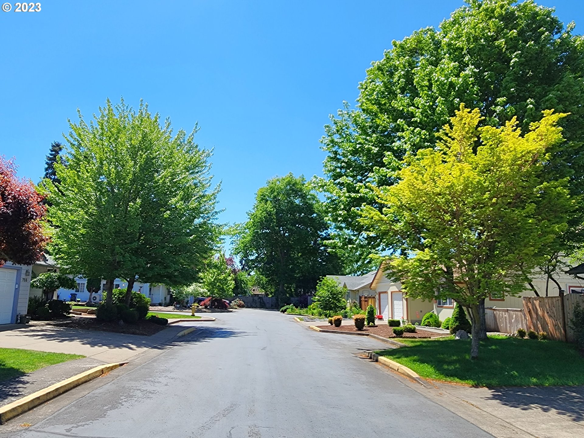 740 Red Cedar Court Eugene, OR 97402 - Photo 3 of 27 View