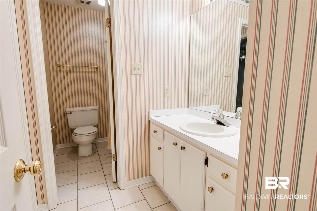 19 Felder Place Mobile, AL 36606 - Photo 23 of 26 Private Water Closet
