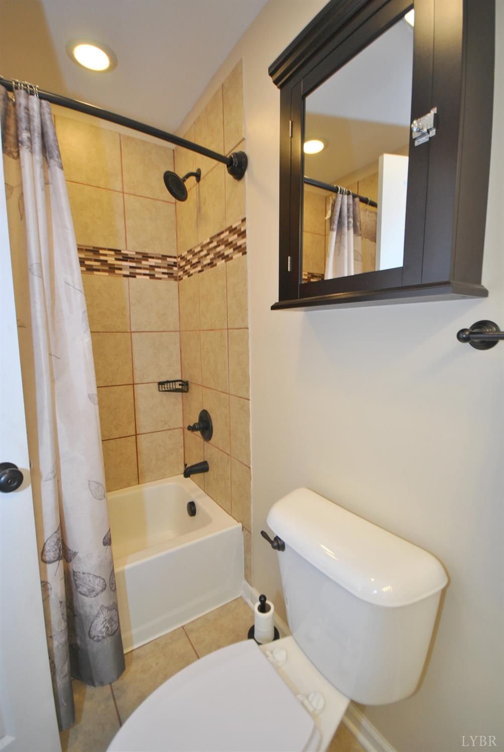 1127 Wiggington Road Lynchburg, VA 24501 - Photo 18 of 34 Gallery Image 18