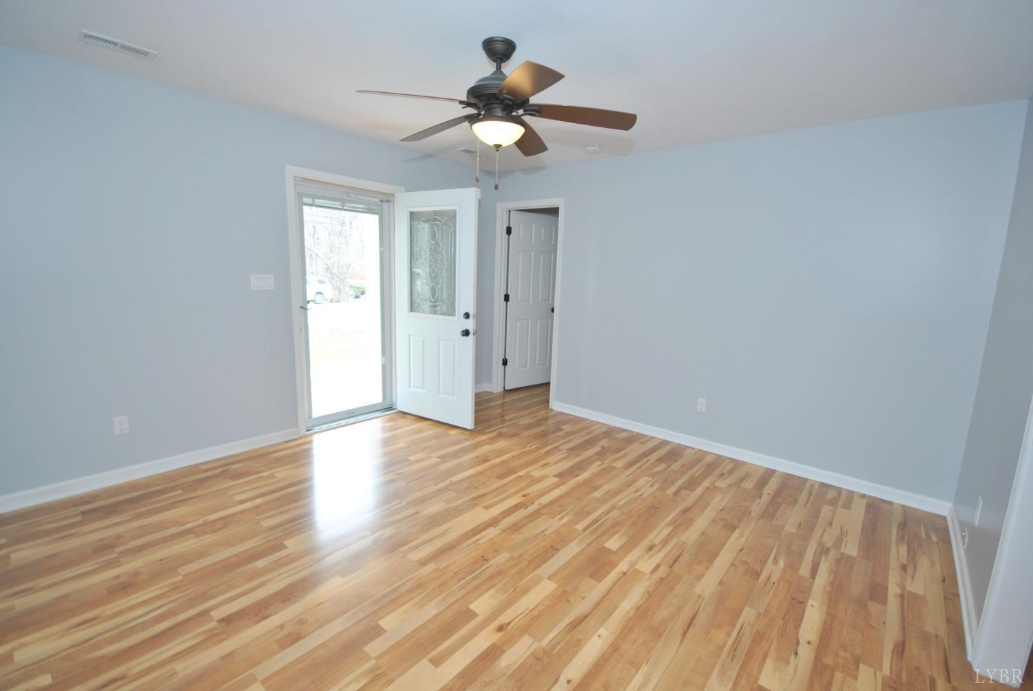 1127 Wiggington Road Lynchburg, VA 24501 - Photo 4 of 34 Gallery Image 4