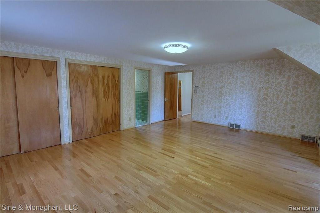 150 Lewiston Road Grosse Pointe Farms, MI 48236 - Photo 16 of 37