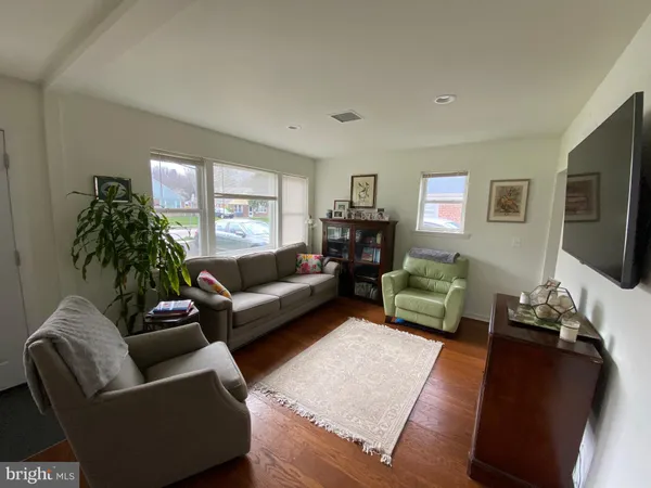 $3,200 | 13 Brookside Road, Glenside, PA 19038