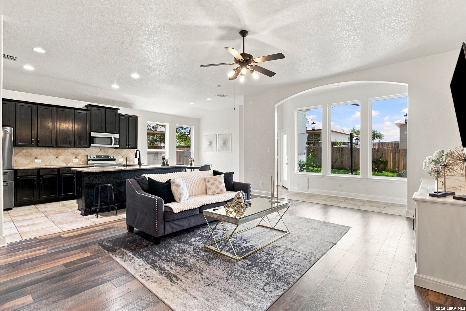 272 Flint Road Cibolo, TX 78108 - Photo 3 of 36 Gallery Image 3