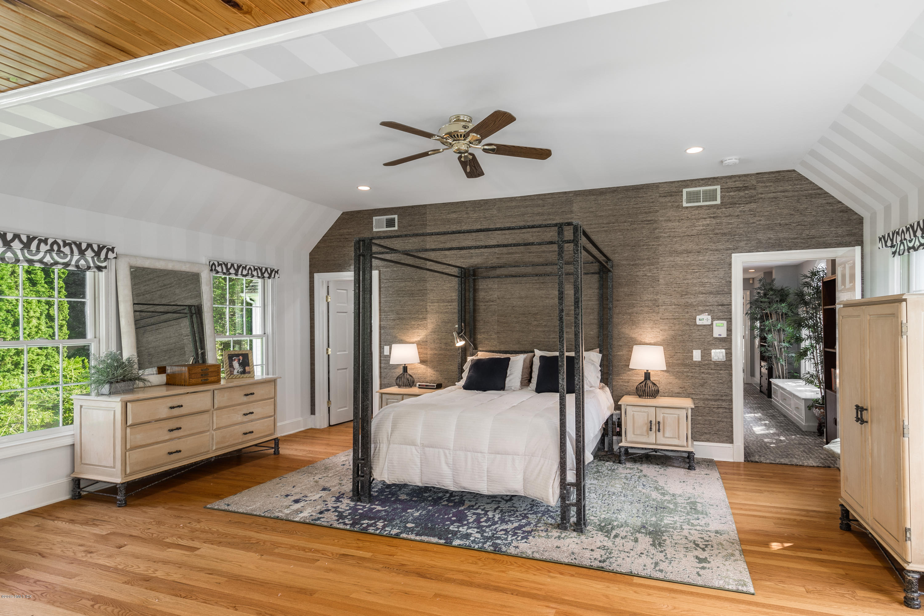 5 Verona Drive Riverside, CT 06878 - Photo 13 of 23 En-Suite Master with Walk-In Closet