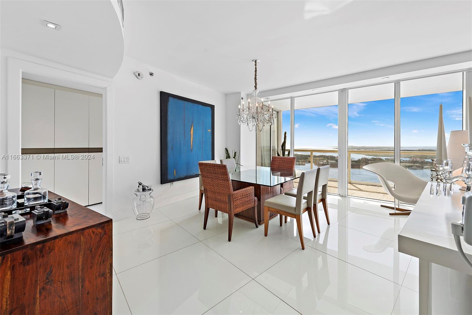 450 Alton Road, Unit 3601 Miami Beach, FL 33139 - Photo 11 of 50 Gallery Image 11