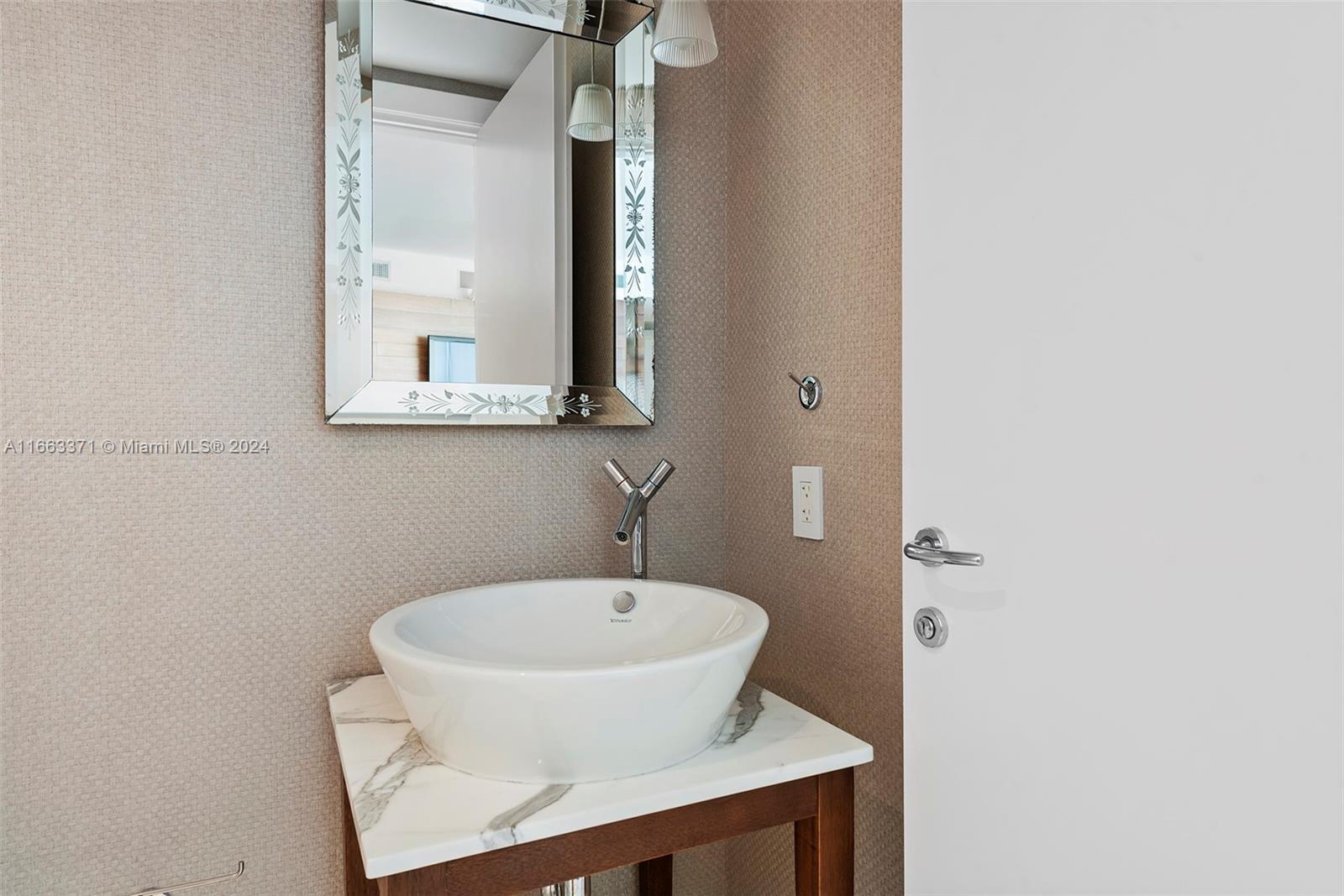 450 Alton Road, Unit 3601 Miami Beach, FL 33139 - Photo 17 of 50 Gallery Image 17
