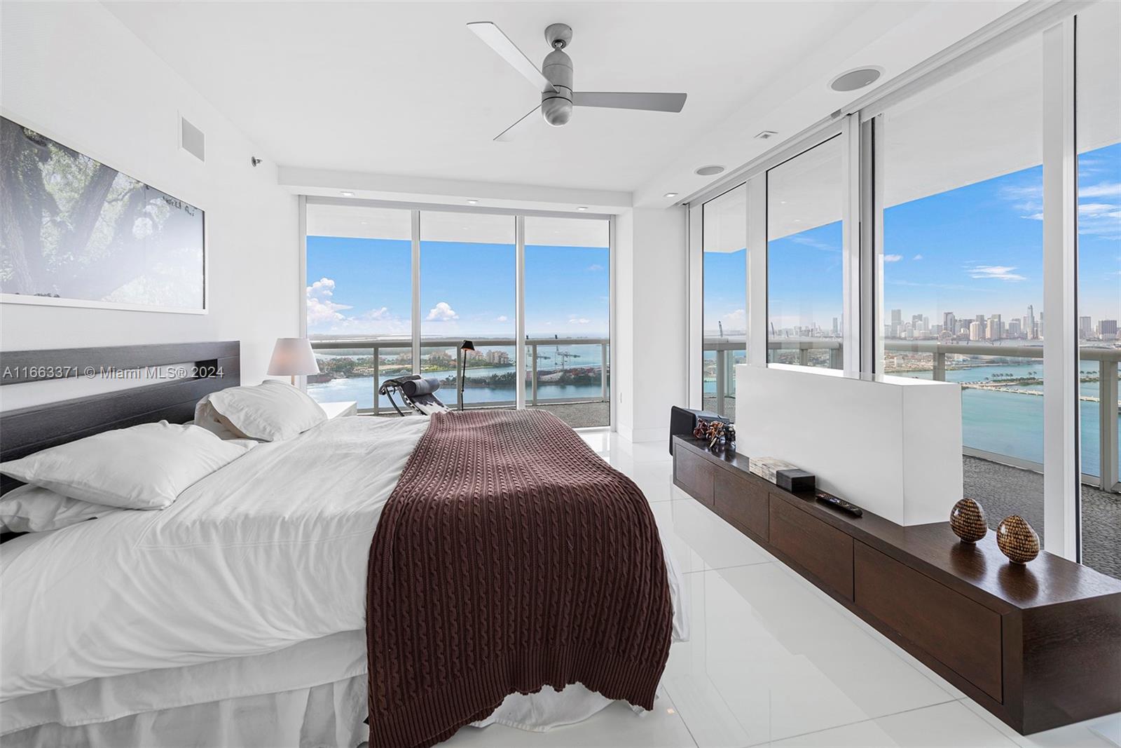 450 Alton Road, Unit 3601 Miami Beach, FL 33139 - Photo 20 of 50 Gallery Image 20