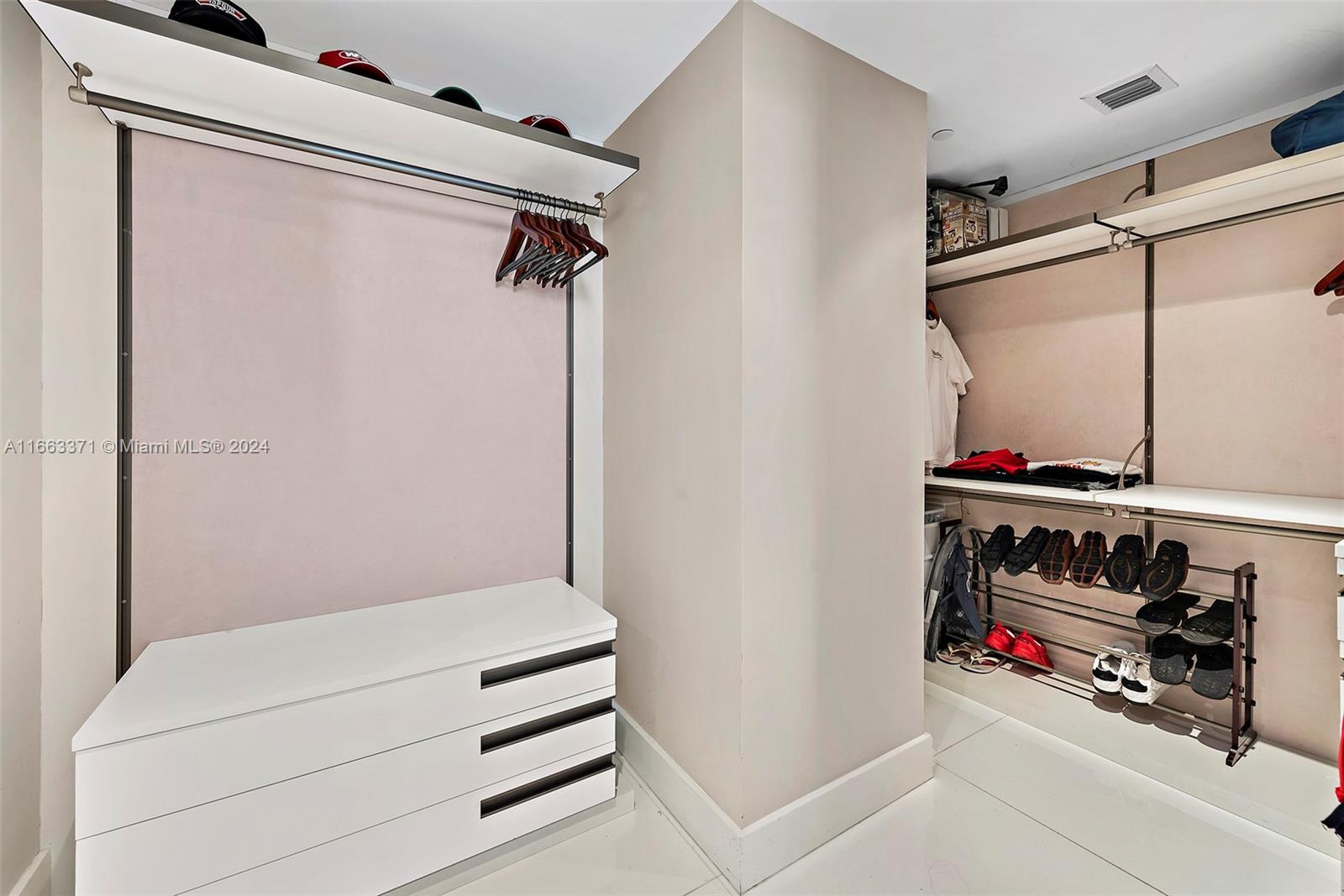 450 Alton Road, Unit 3601 Miami Beach, FL 33139 - Photo 22 of 50 Gallery Image 22