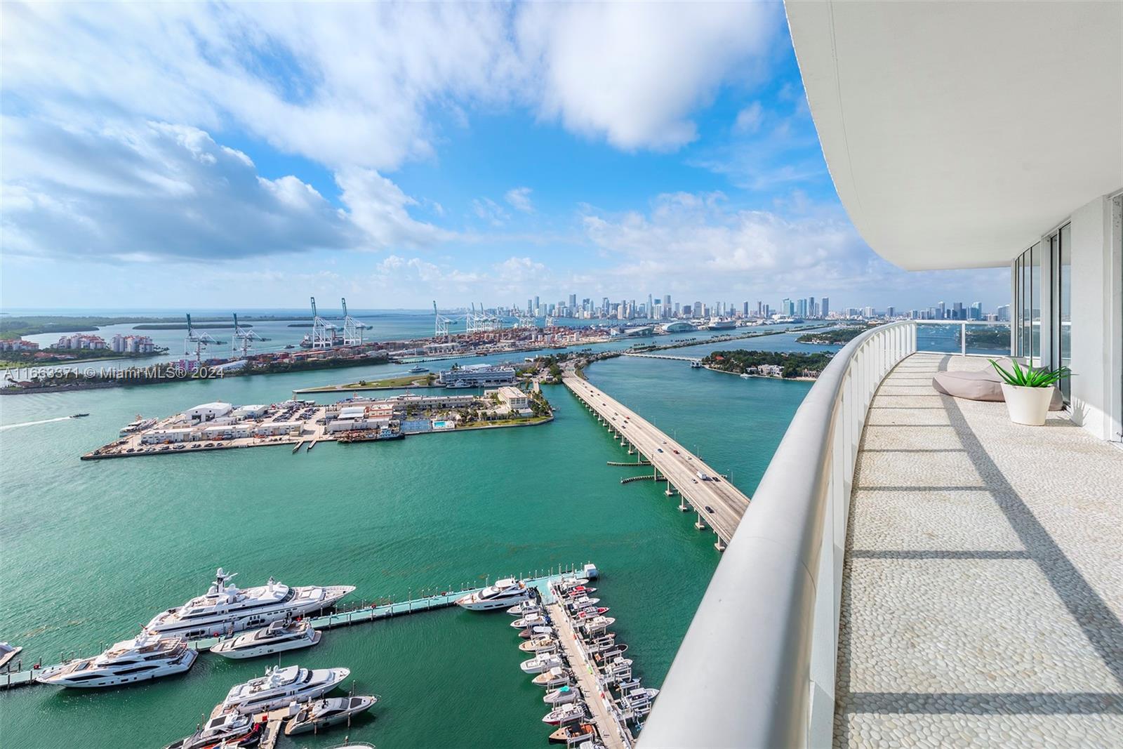 450 Alton Road, Unit 3601 Miami Beach, FL 33139 - Photo 32 of 50 Gallery Image 32