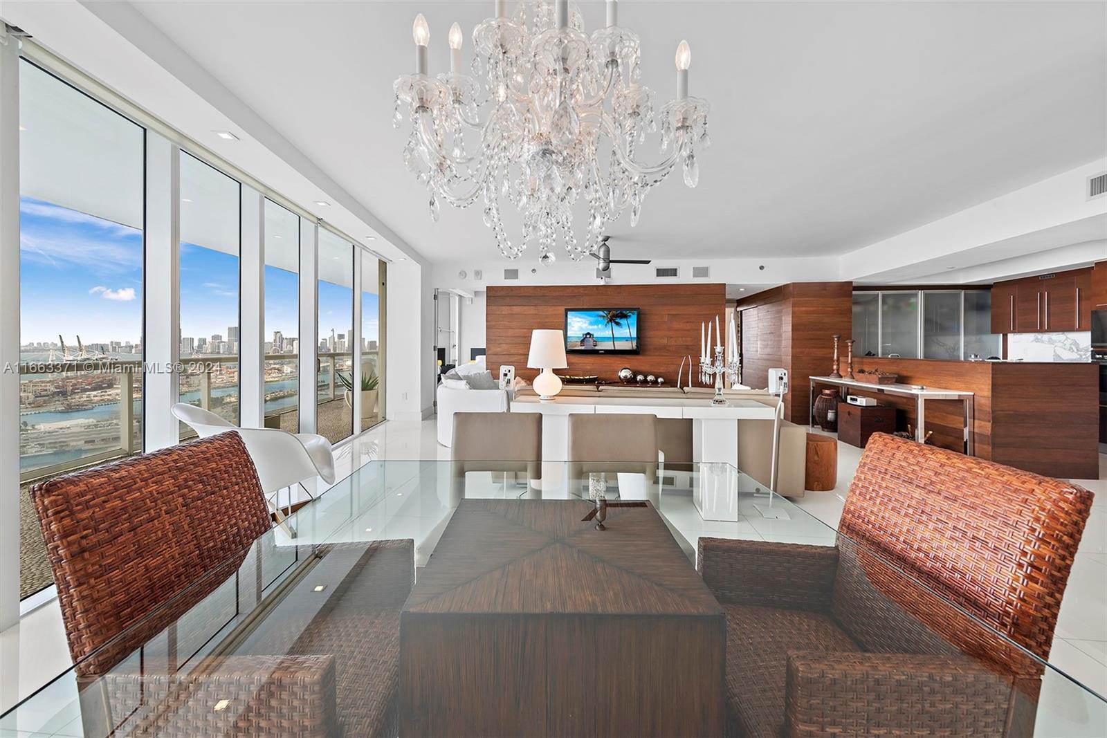 450 Alton Road, Unit 3601 Miami Beach, FL 33139 - Photo 5 of 50 Gallery Image 5