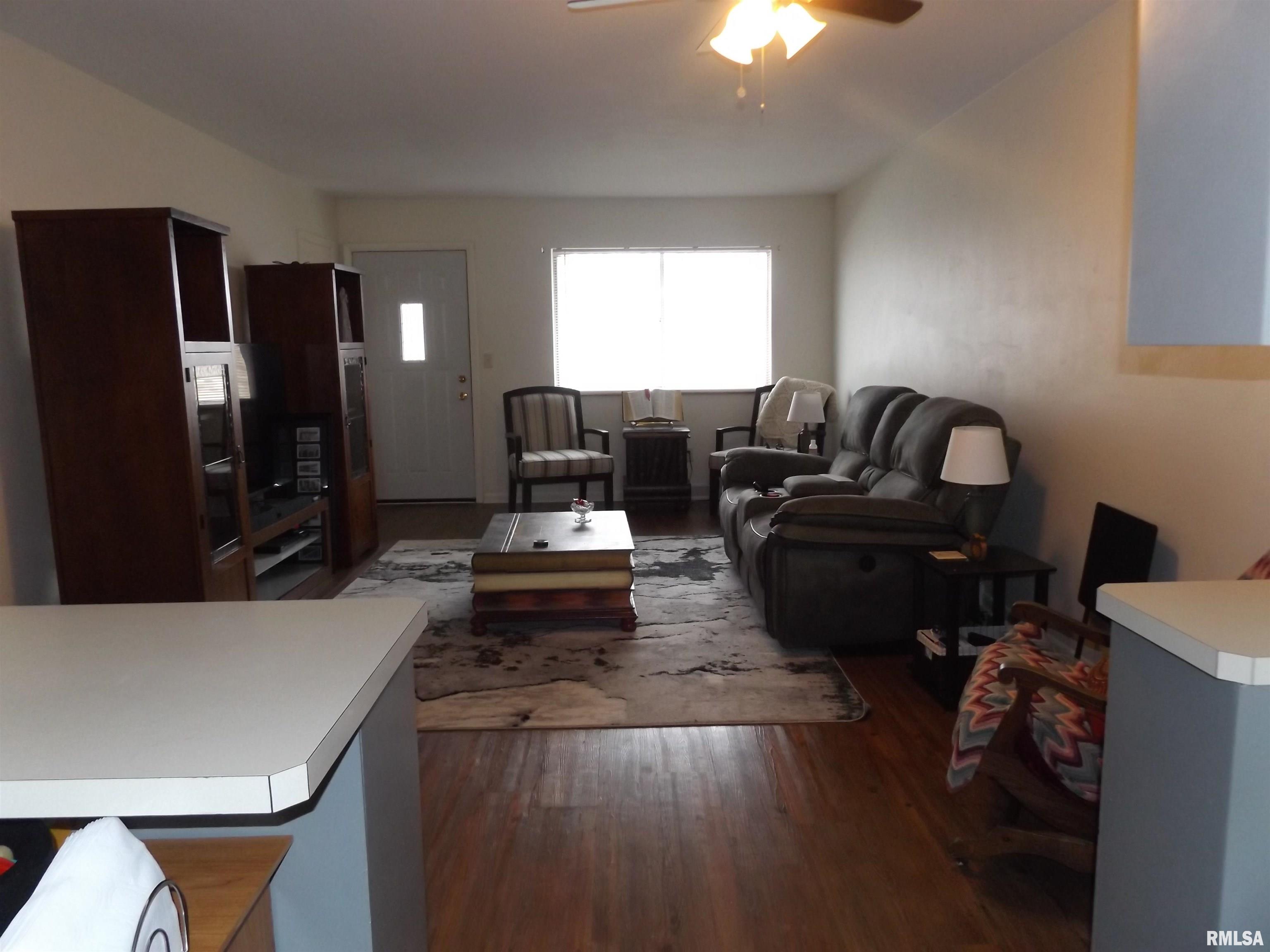 420 Brentwood Road, Unit 401 Morton, IL 61550 - Photo 5 of 17 Gallery Image 5