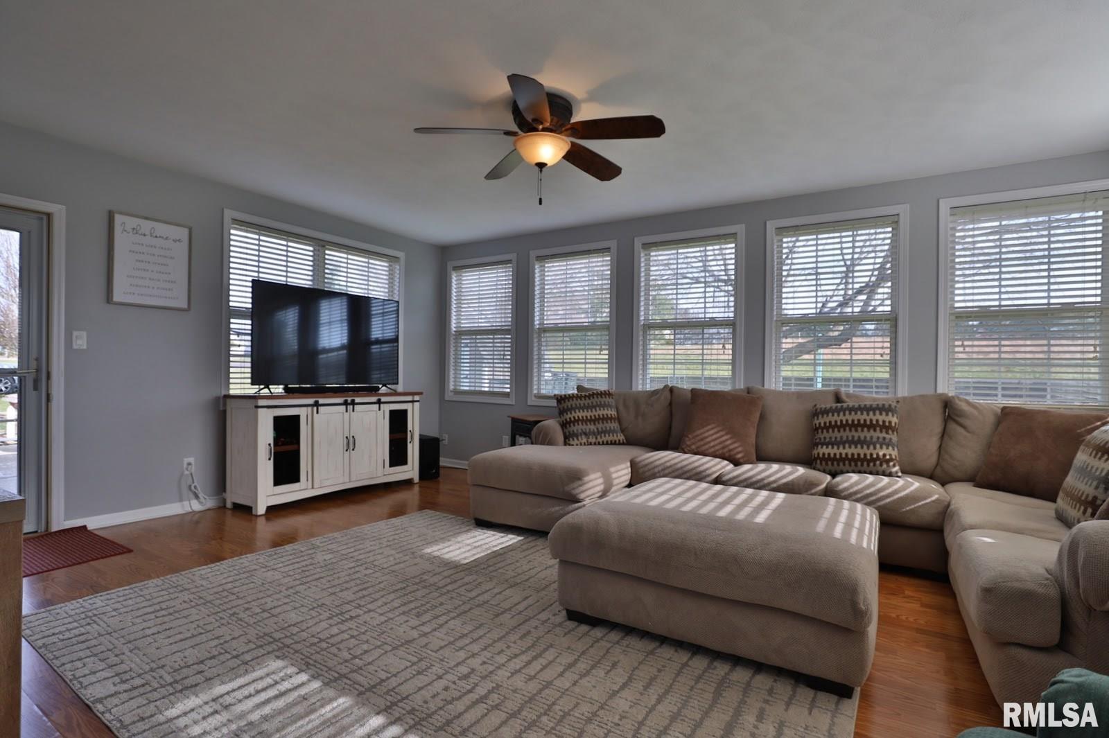 1214 Spring Bay Road East Peoria, IL 61611 - Photo 12 of 22 Gallery Image 12