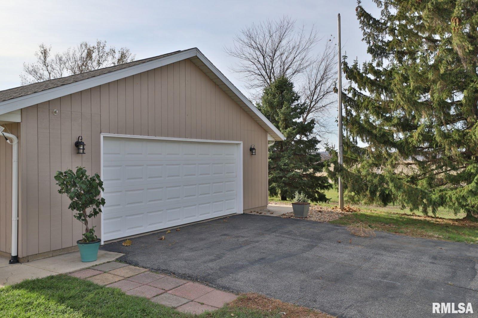 1214 Spring Bay Road East Peoria, IL 61611 - Photo 2 of 22 Gallery Image 2