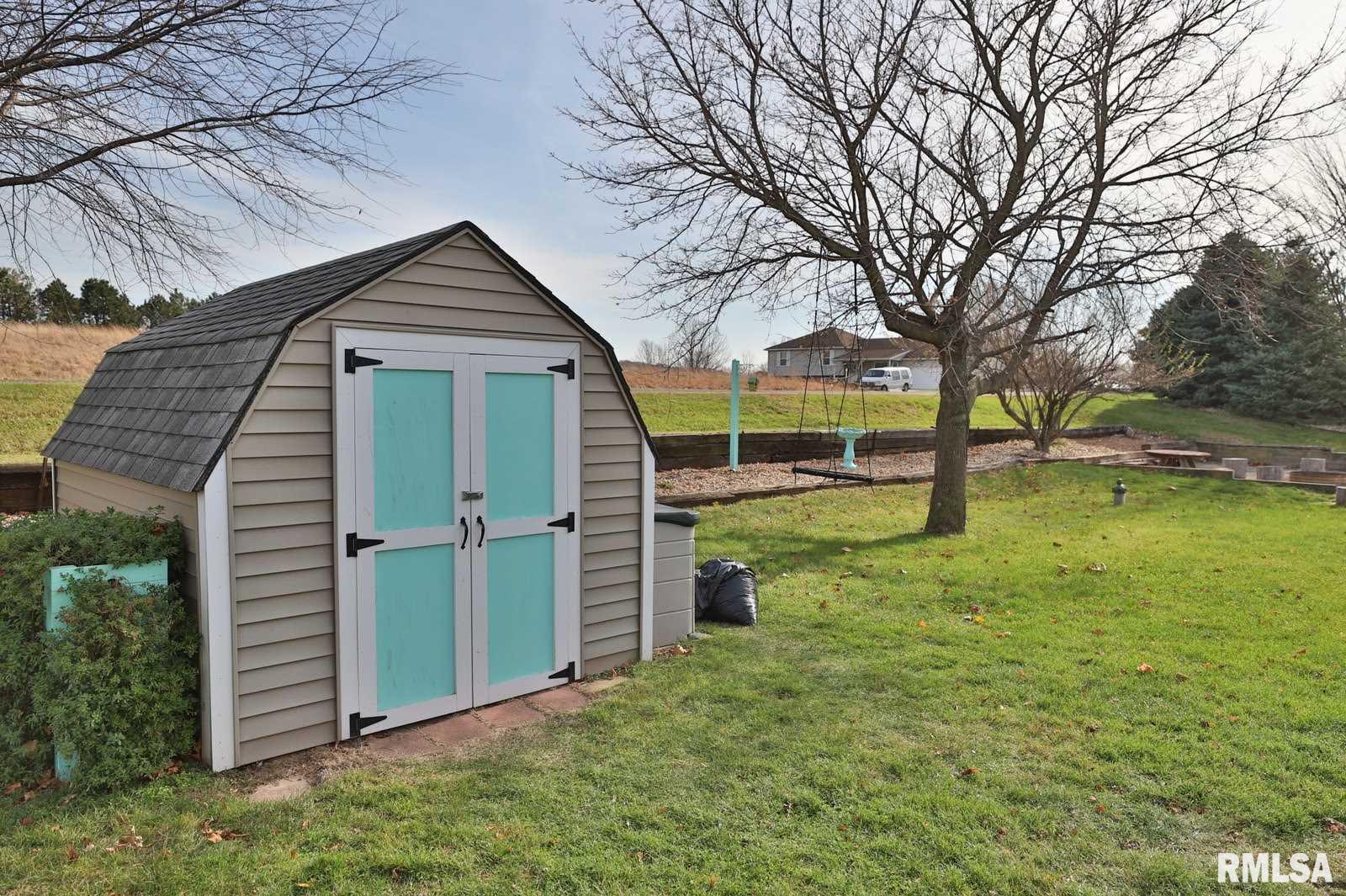 1214 Spring Bay Road East Peoria, IL 61611 - Photo 3 of 22 Gallery Image 3