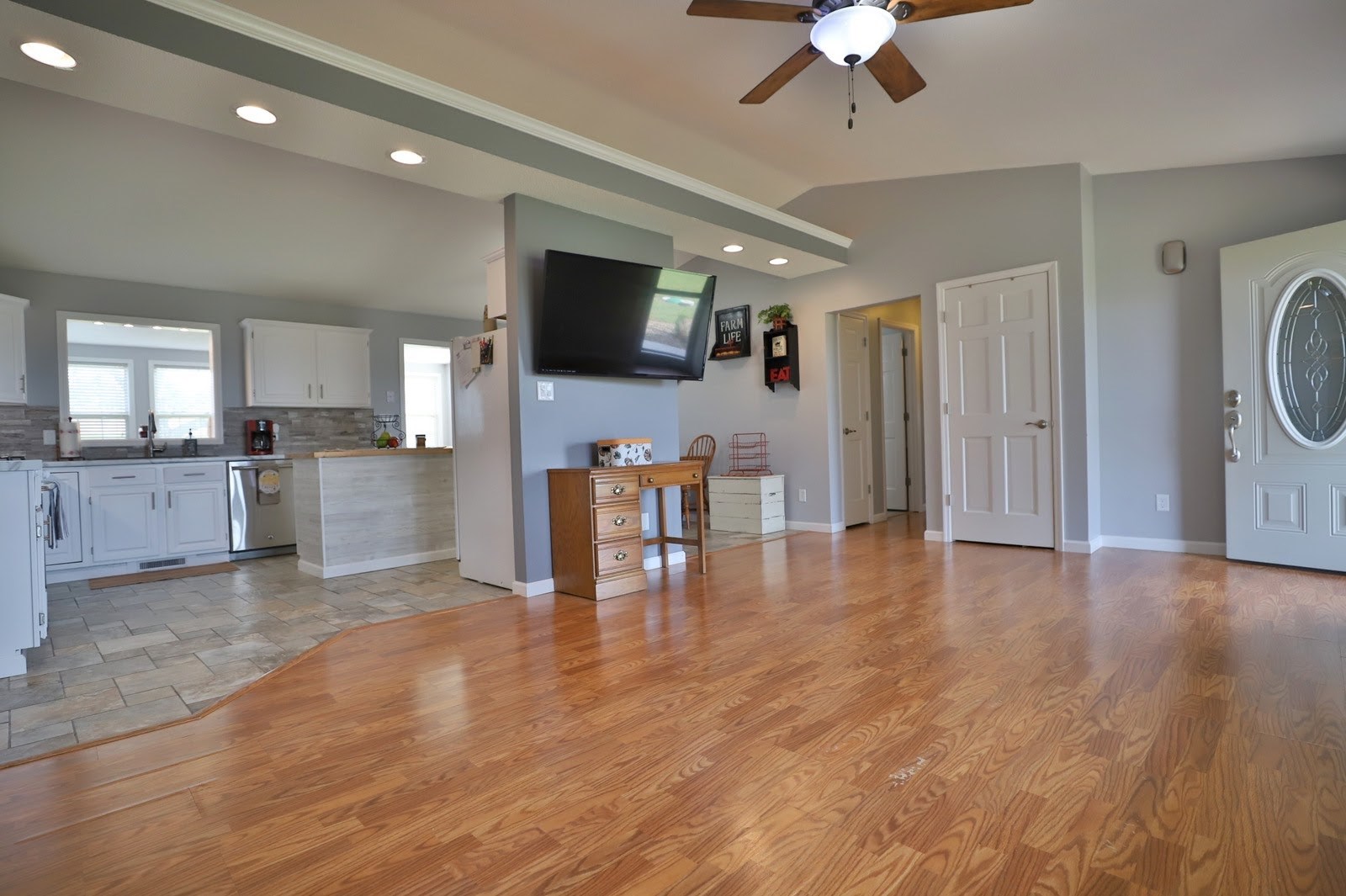 1214 Spring Bay Road East Peoria, IL 61611 - Photo 8 of 22 Gallery Image 8