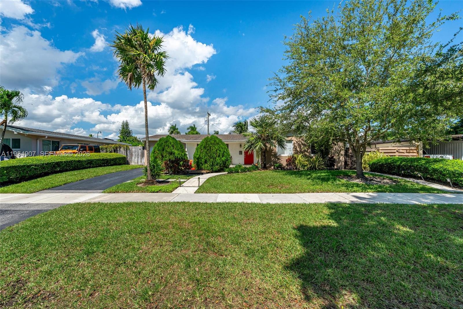 8761 Ridgeland Drive Cutler Bay, FL 33157 - Photo 2 of 29