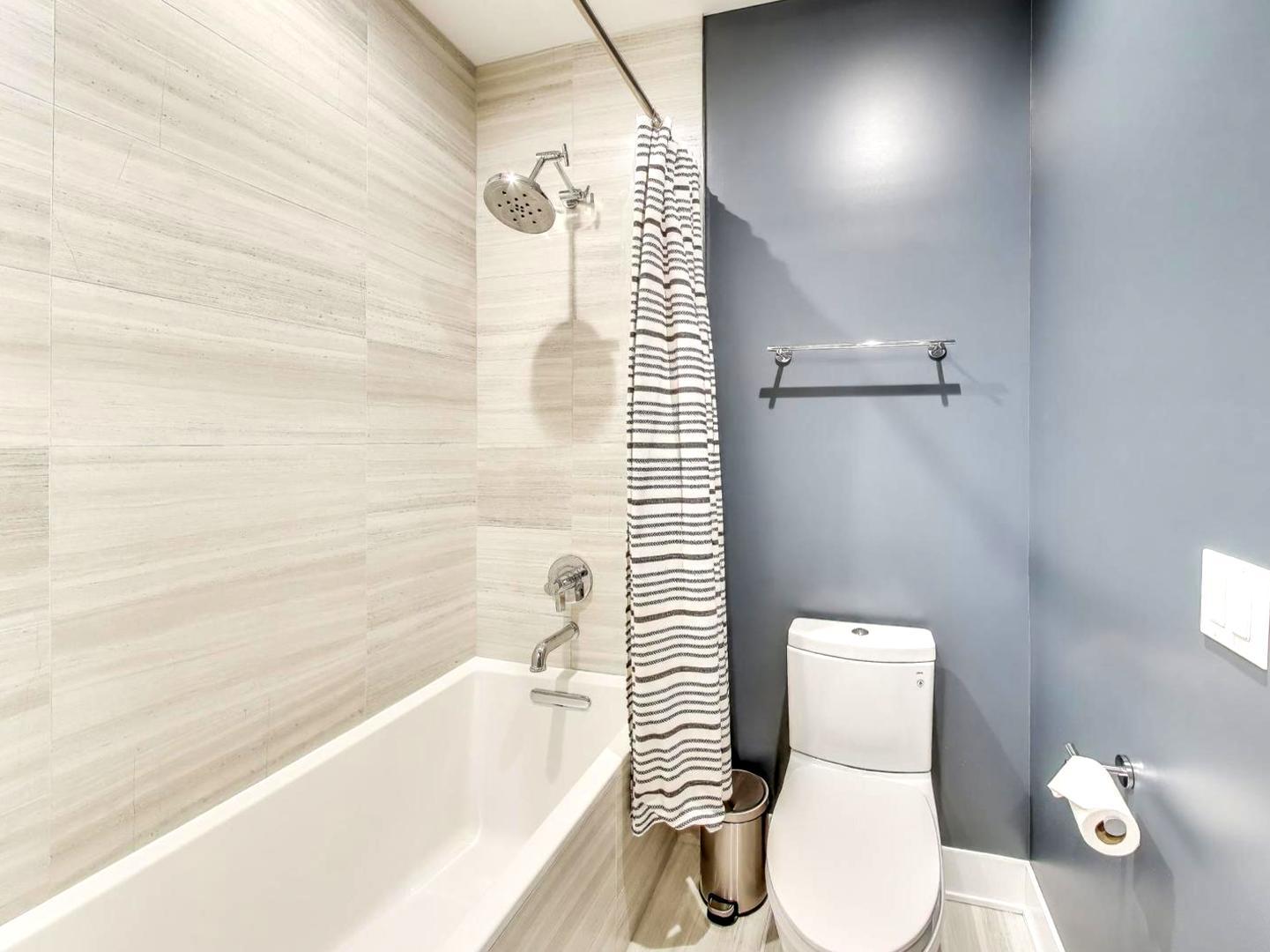 6 North Carpenter Street, Unit 5B Chicago, IL 60607 - Photo 24 of 40 Gallery Image 24