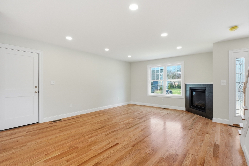 25 Cumberland Road Lynn, MA 01904 - Photo 6 of 40 Gallery Image 6