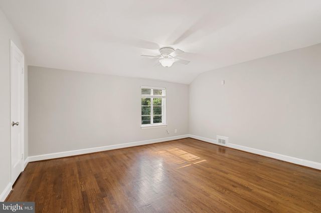 $1,056,000 | 2406 South Arlington Ridge Road, Arlington, VA 22202