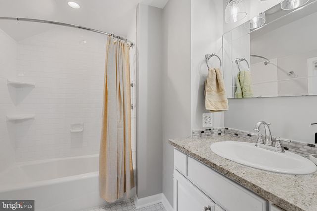 $1,056,000 | 2406 South Arlington Ridge Road, Arlington, VA 22202