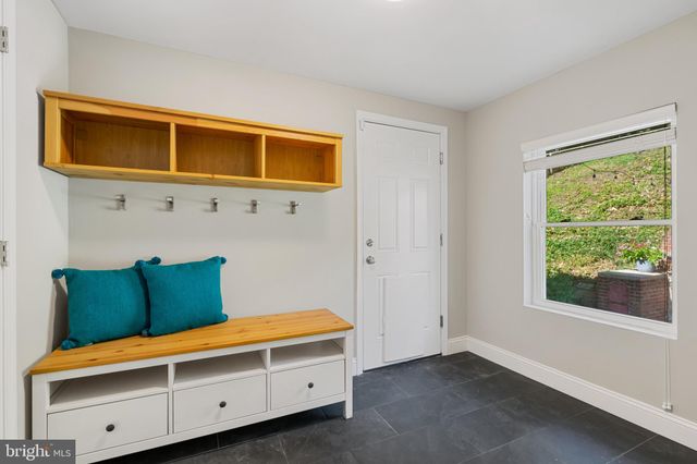 $1,056,000 | 2406 South Arlington Ridge Road, Arlington, VA 22202