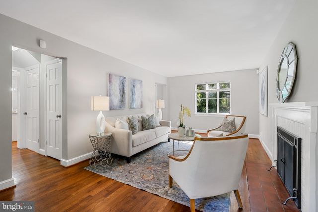 $1,056,000 | 2406 South Arlington Ridge Road, Arlington, VA 22202