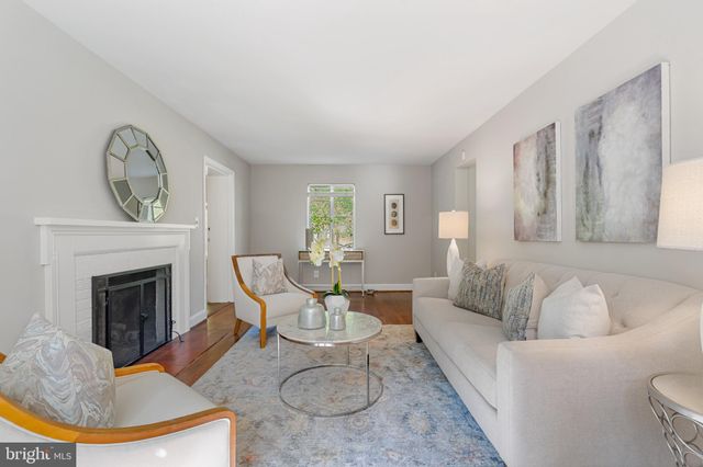 $1,056,000 | 2406 South Arlington Ridge Road, Arlington, VA 22202