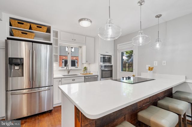 $1,056,000 | 2406 South Arlington Ridge Road, Arlington, VA 22202