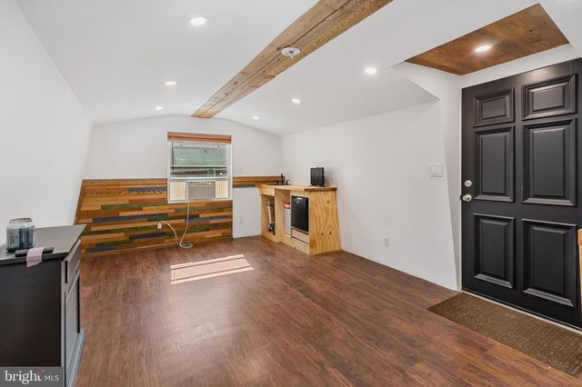 $1,056,000 | 2406 South Arlington Ridge Road, Arlington, VA 22202