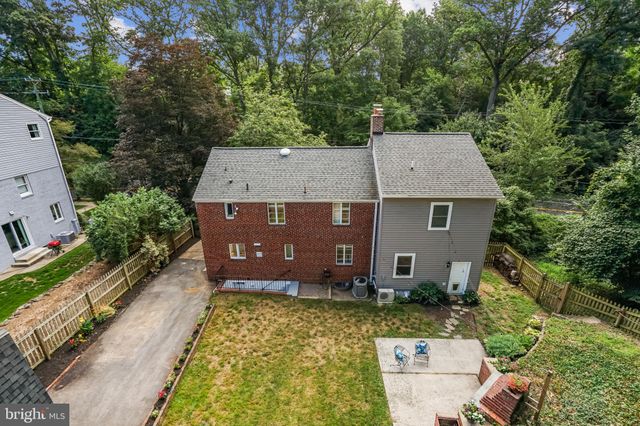 $1,056,000 | 2406 South Arlington Ridge Road, Arlington, VA 22202