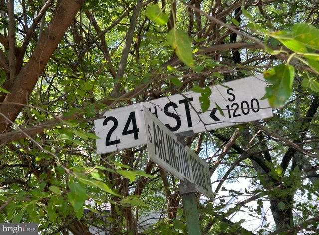 $1,056,000 | 2406 South Arlington Ridge Road, Arlington, VA 22202