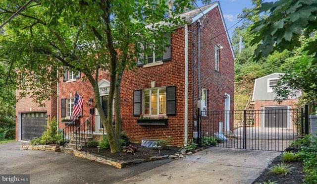 $1,056,000 | 2406 South Arlington Ridge Road, Arlington, VA 22202