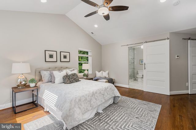 $1,056,000 | 2406 South Arlington Ridge Road, Arlington, VA 22202